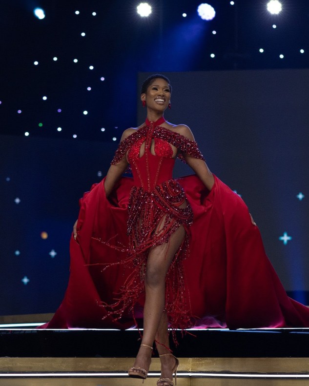 Gert-Johan Coetzee dresses the finalists of the Miss South Africa ...